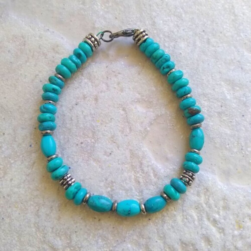 Handmade: Minimalist 7" Bead Bracelet ~ Turquoise Magnesite - Boho Coastal Chic - Picture 1 of 5
